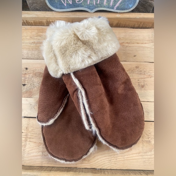 252-You Are Required ❤️ Wilson Leather Suede Gloves - Picture 3 of 7